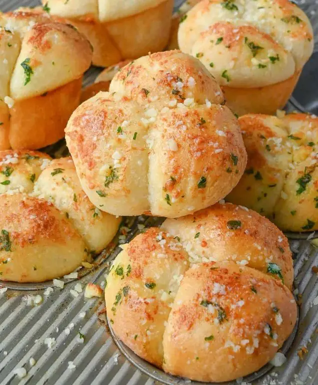 Garlic Parmesan Dinner Rolls