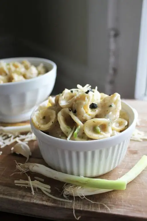 Garlic Parmesan White Truffle Mac and Cheese