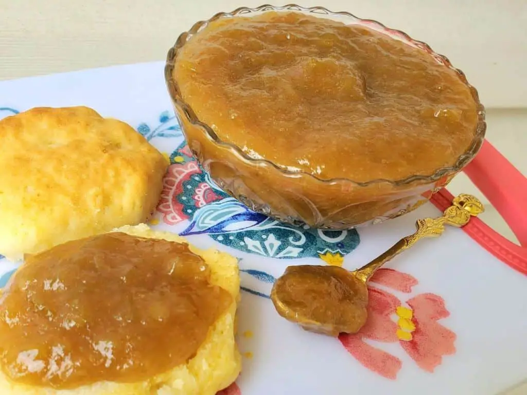 Ginger Rhubarb Jelly with Lemon