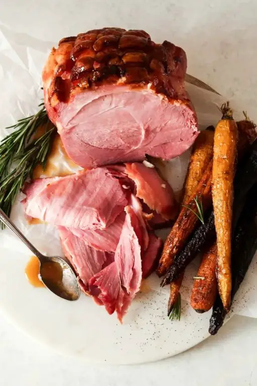 Golden Delicious Apple and Honey Glazed Ham