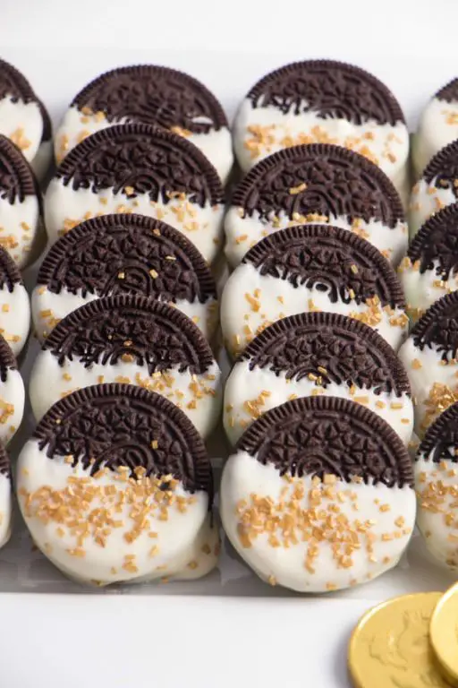Golden Oreo Chocolate Dip