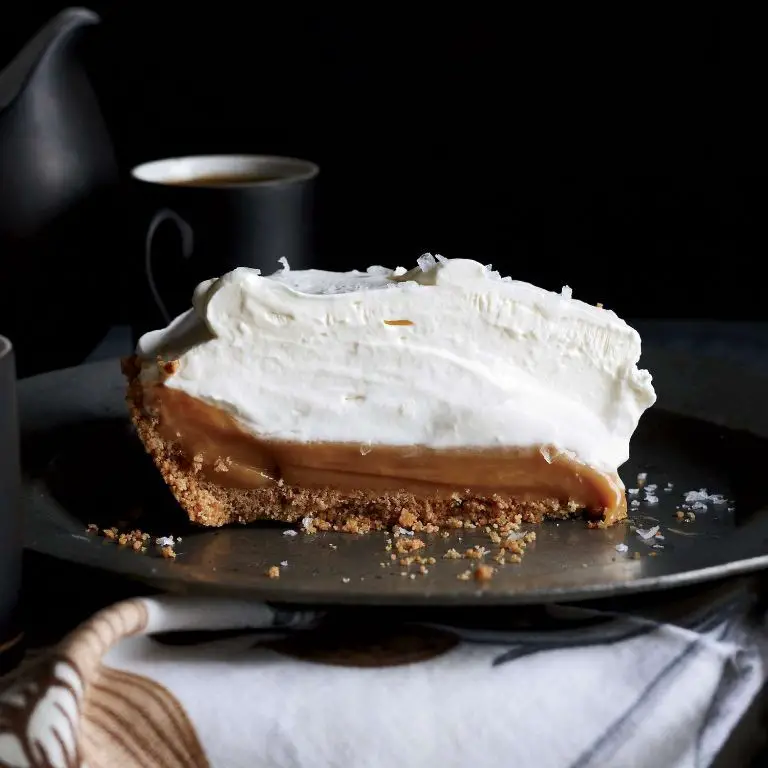 Graham Cracker Caramel Pie