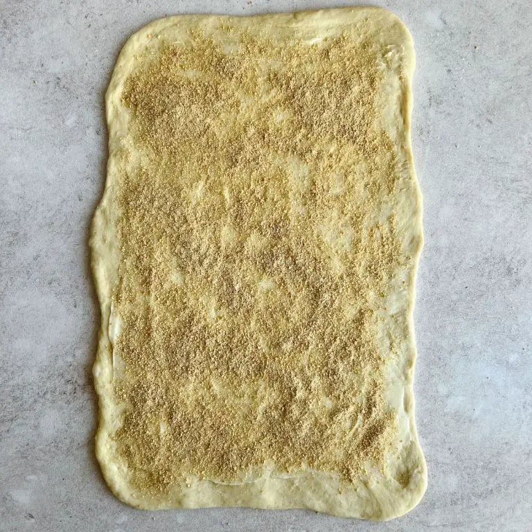 Graham Cracker Crumb Cinnamon Rolls