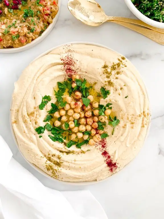 Greek Hummus with Chickpeas and Tahini
