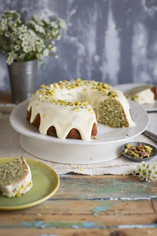 Greek Yogurt Lemon Poppy Seed Cake