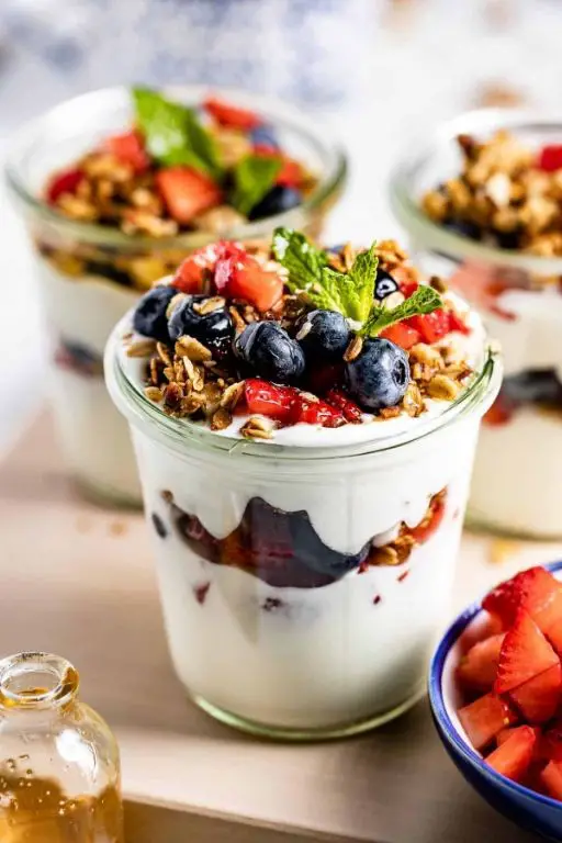 Greek Yogurt Parfait with Fresh Berries