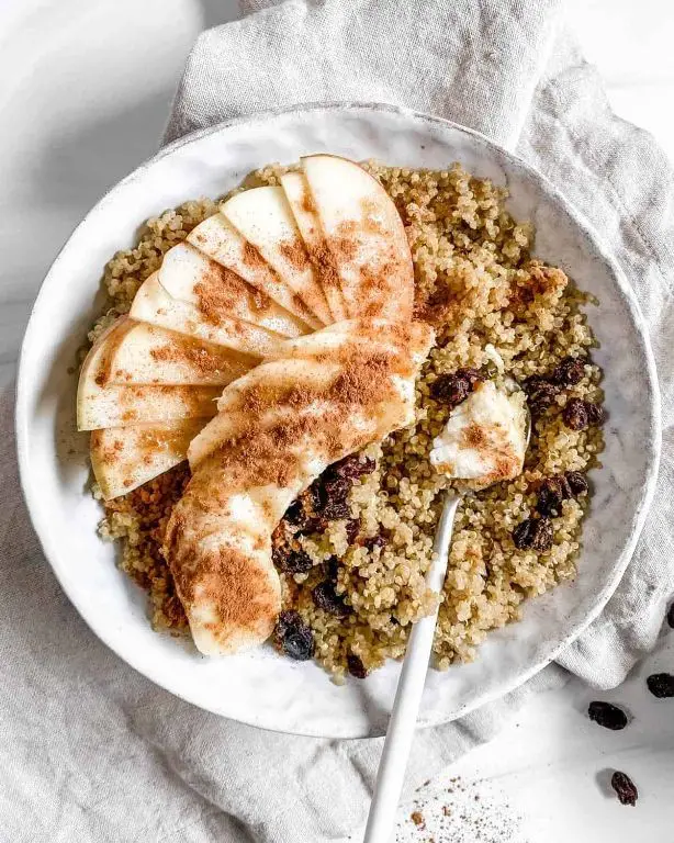 Green Apple and Quinoa Breakfast Bowl