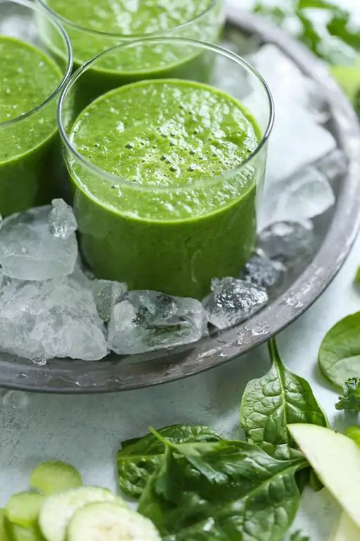 Green Detox Spinach Smoothie
