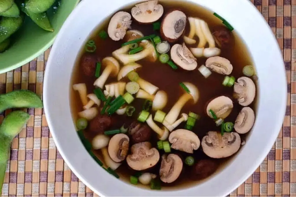 Green Onion and Mushroom Miso Soup