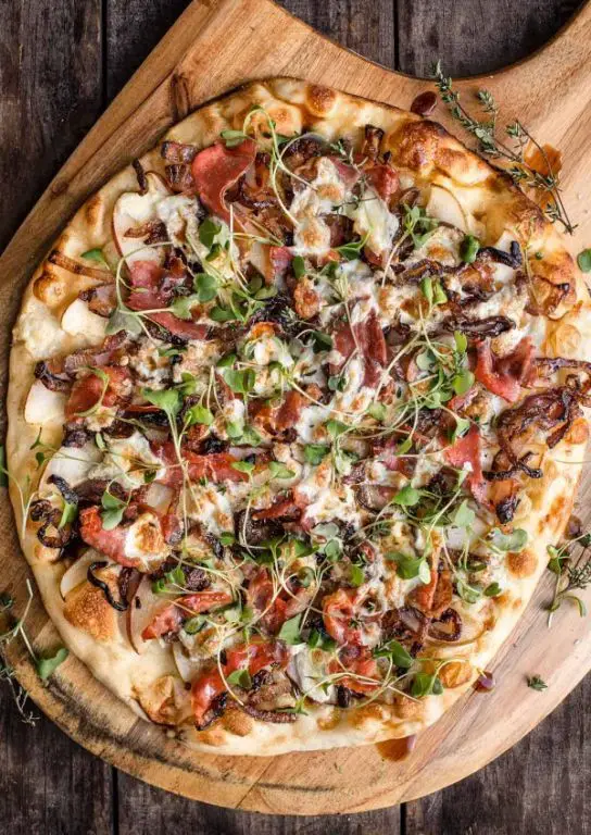 Grilled Pear and Prosciutto Pizza
