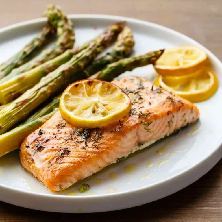 Grilled Salmon with Asparagus and Lemon