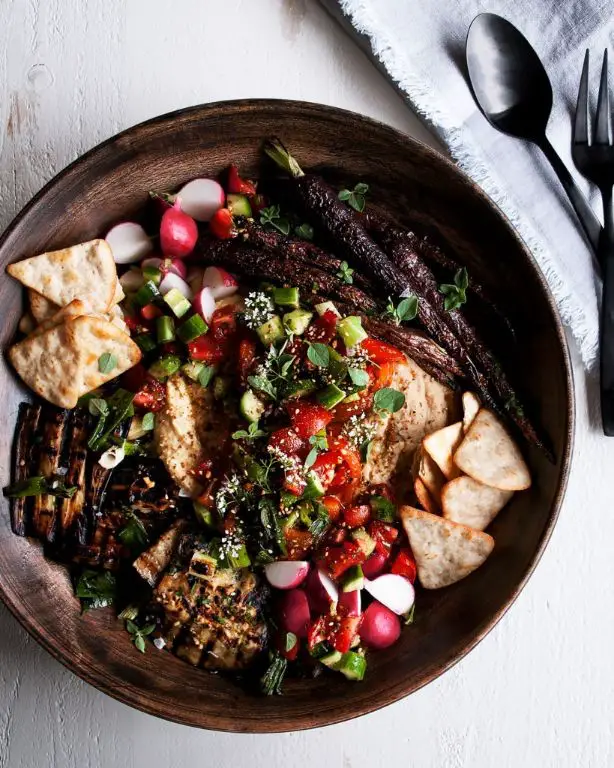Grilled Veggie Platter with Hummus