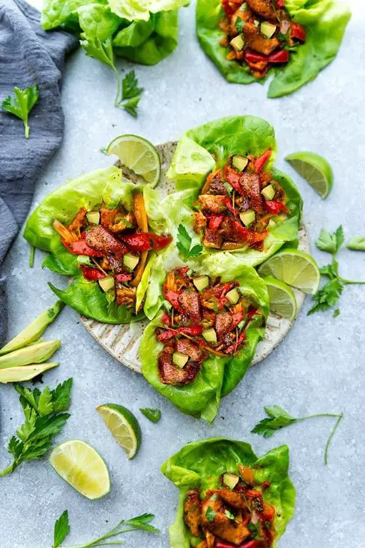 Healthy Chicken Fajita Lettuce Wraps in the Crock Pot