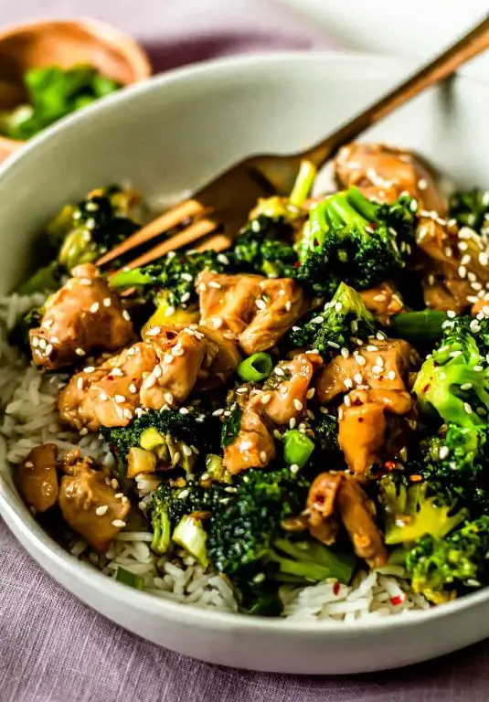 Healthy Chicken and Broccoli Stir-Fry
