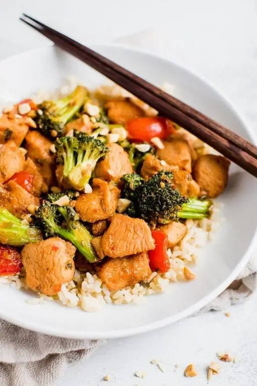 Healthy Kung Pao Chicken with Brown Rice
