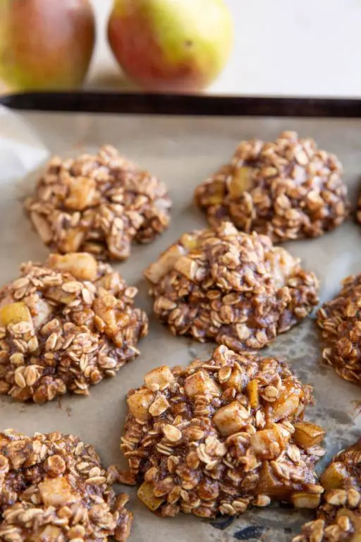 Healthy Pear and Oatmeal Cookies