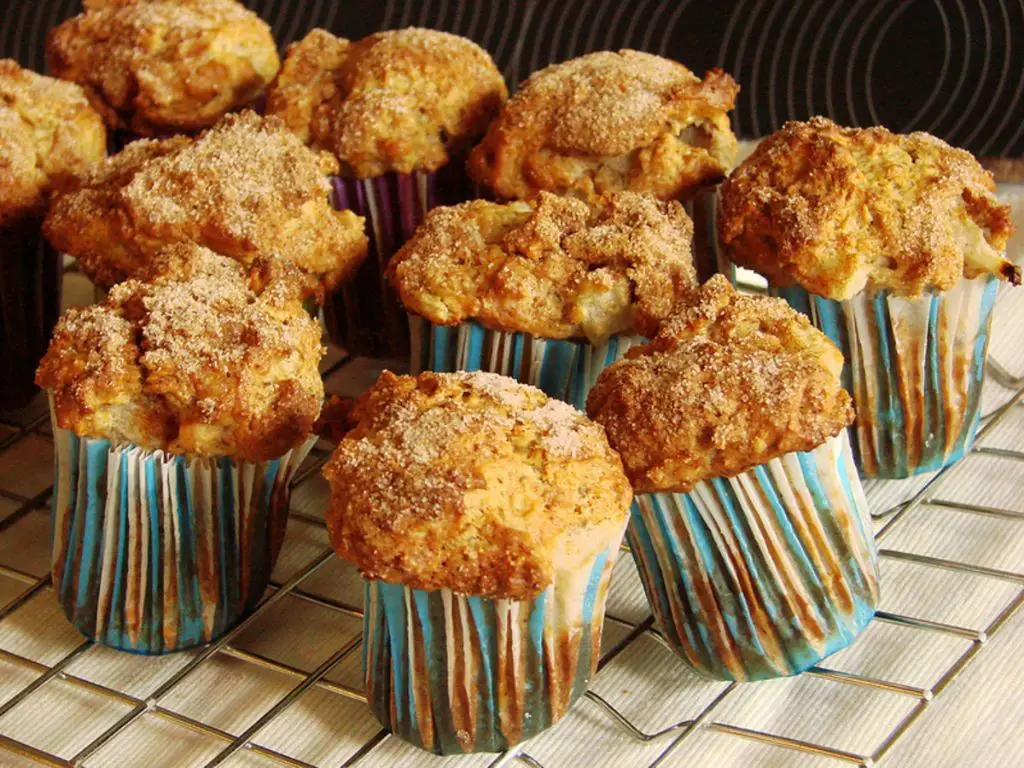 Healthy Pear and Walnut Muffins