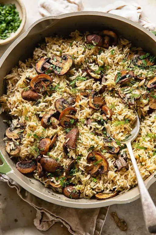 Herbed Brown Rice with Mushrooms