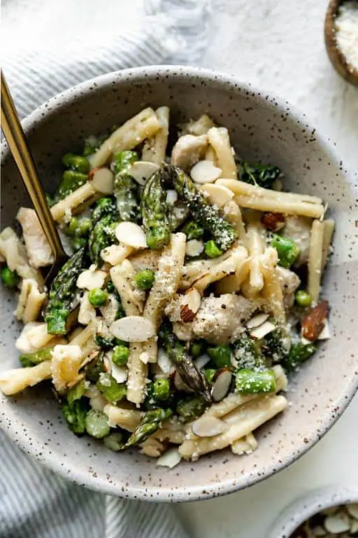 Herbed Mascarpone Pasta with Asparagus