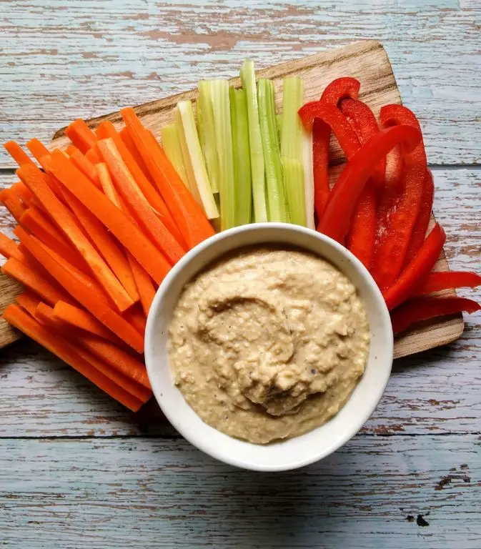 Homemade Hummus with Veggie Sticks