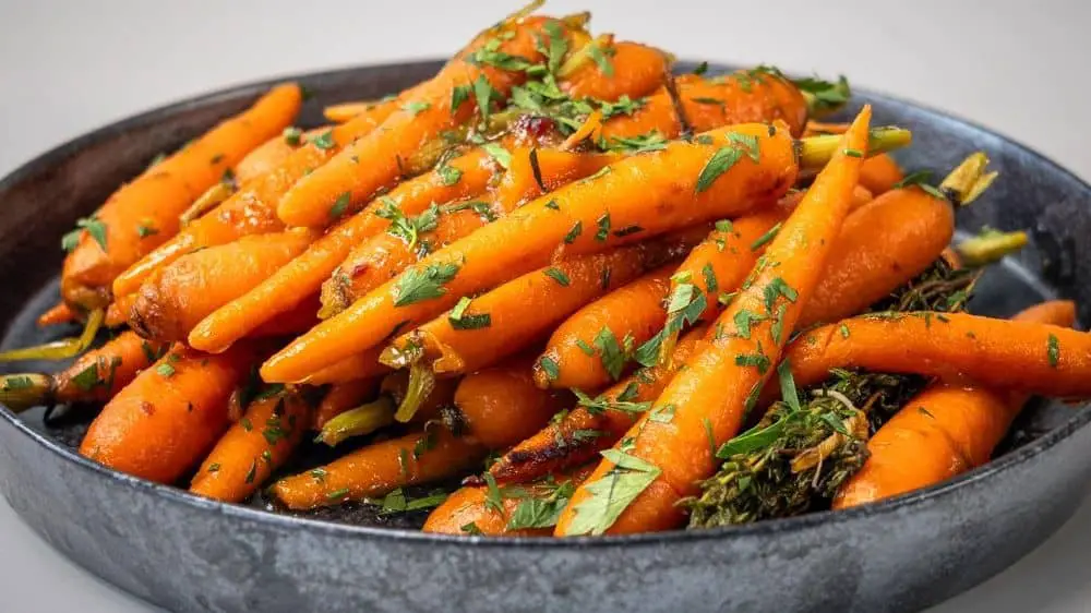 Honey Glazed Baby Carrots with Thyme