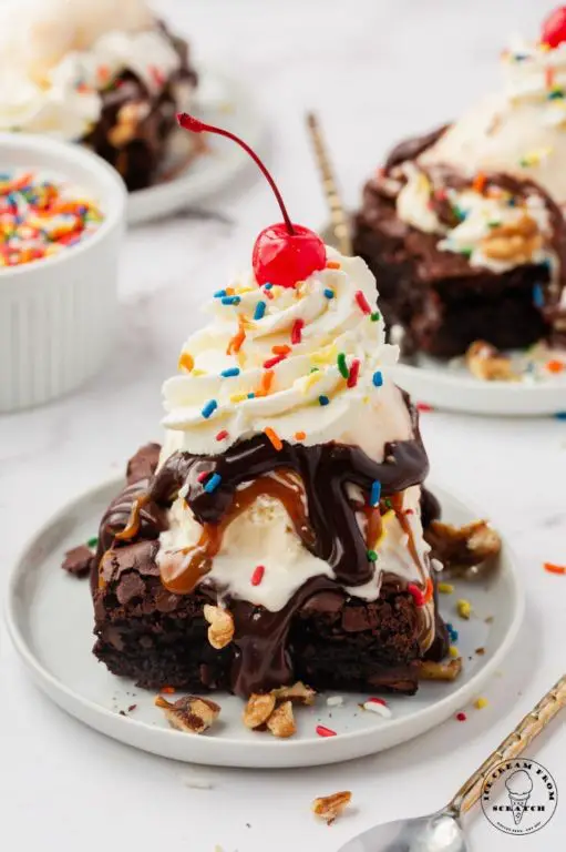 Hot Fudge Brownie Sundae