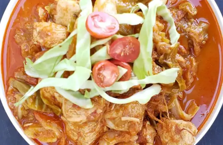 Instant Pot Cabbage and Chicken Curry