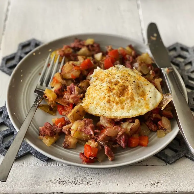 Instant Pot Corned Beef Breakfast Skillet