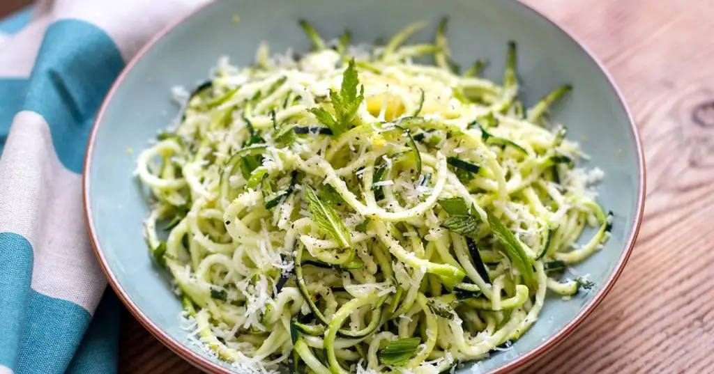 Instant Pot Low-Carb Zucchini Noodles