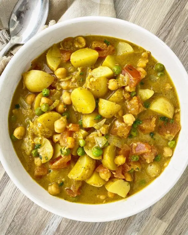 Instant Pot Potato Curry with Chickpeas