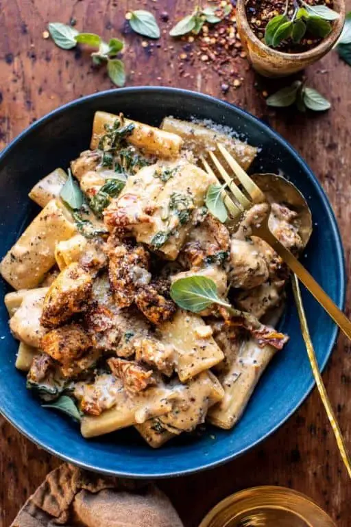 Kale and Chicken Pasta with Sun-Dried Tomatoes