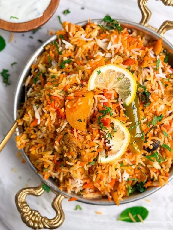 Karachi-Style Chicken Pulao