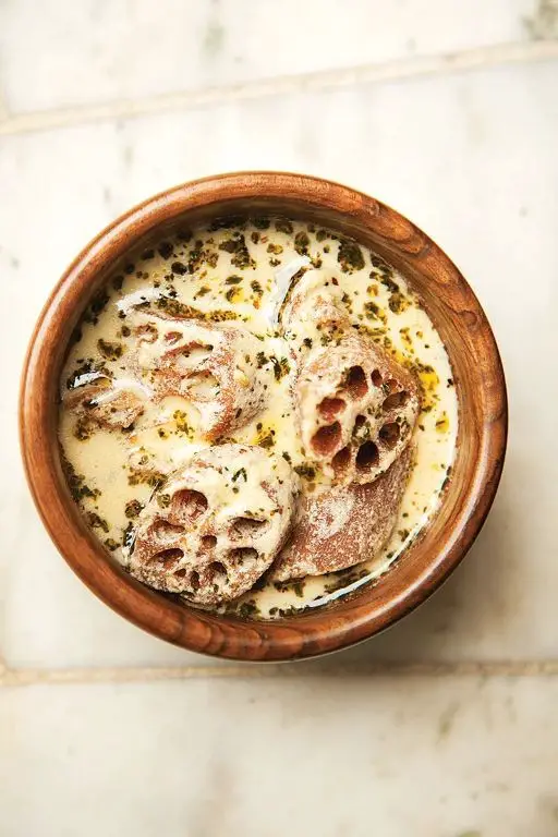Kashmiri Nadru Yakhni