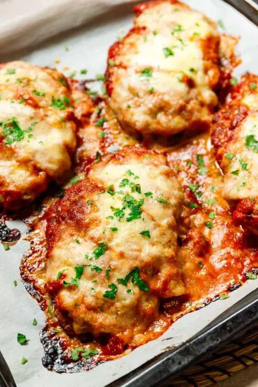 Keto-Friendly Baked Chicken Parmesan