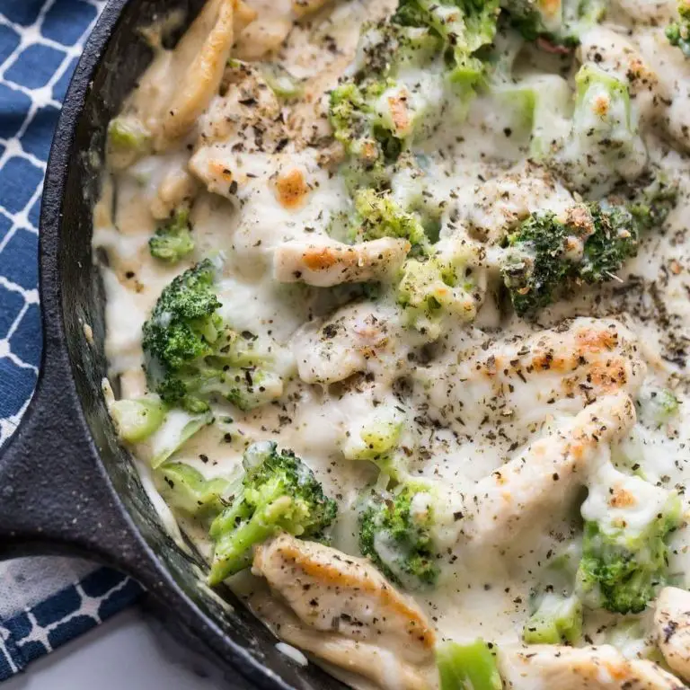 Keto-Friendly Chicken Alfredo Bake