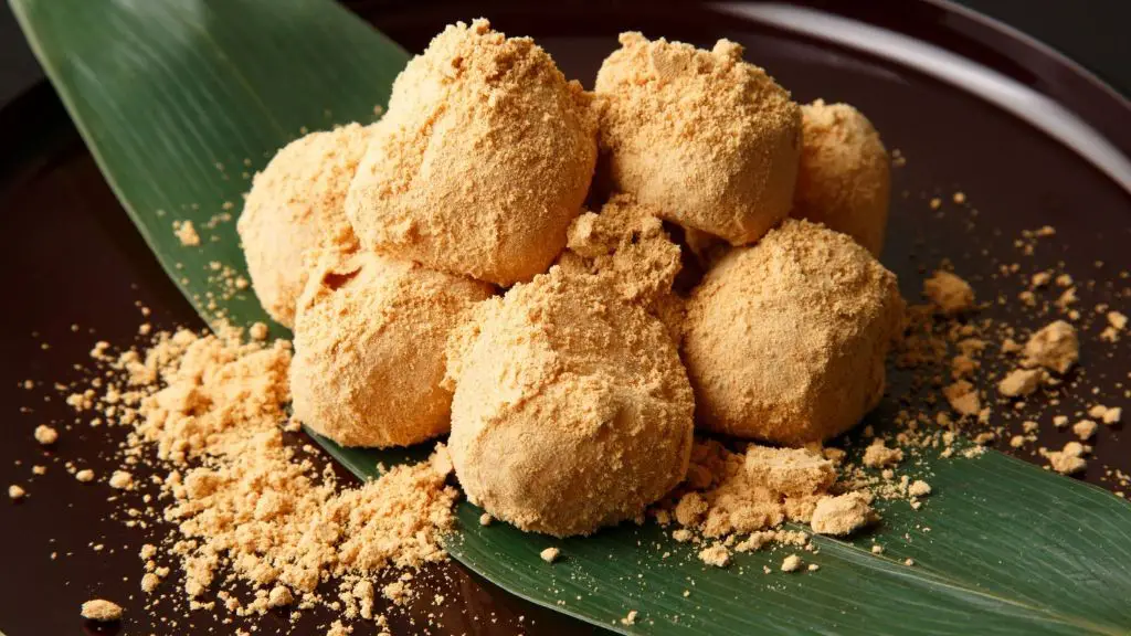 Kinako Soybean Flour Cream Puffs