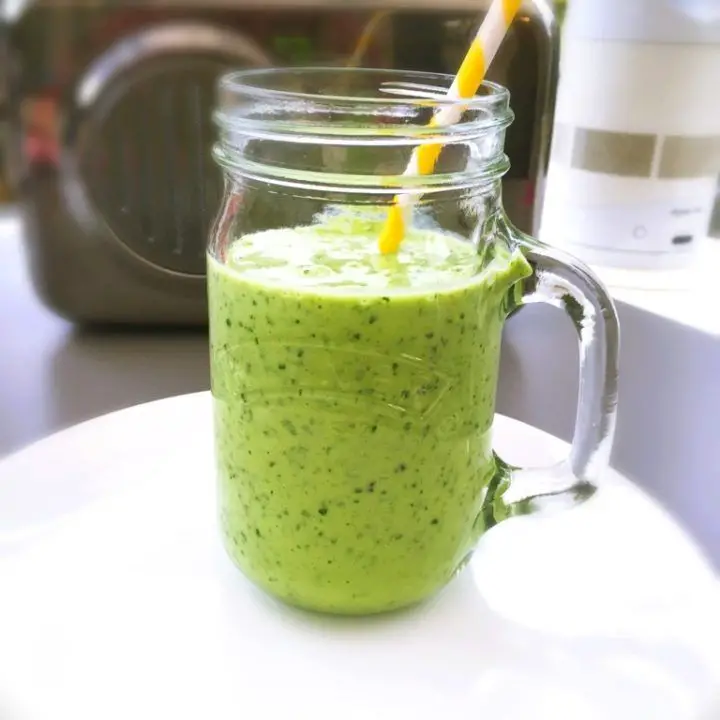 Kiwi Spinach Immune Booster Smoothie