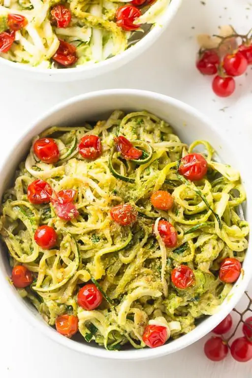 Large Zucchini Noodles with Pesto and Cherry Tomatoes