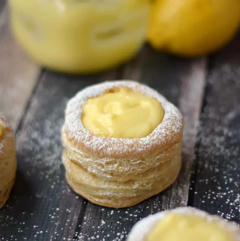 Lemon Curd and Meringue Puff Pastry Desserts