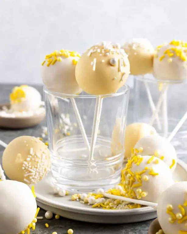 Lemon Drizzle Cake Pops