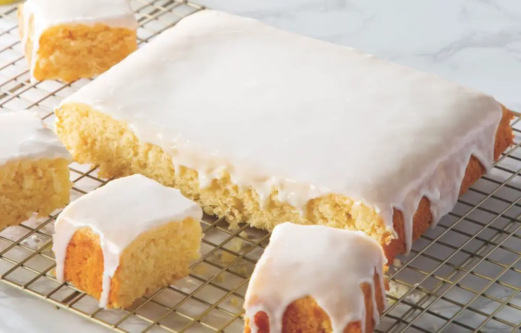 Lemon Drizzle Snacking Cake