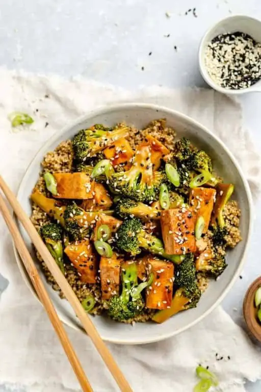 Lemon Garlic Broccoli Stir-Fry with Tofu