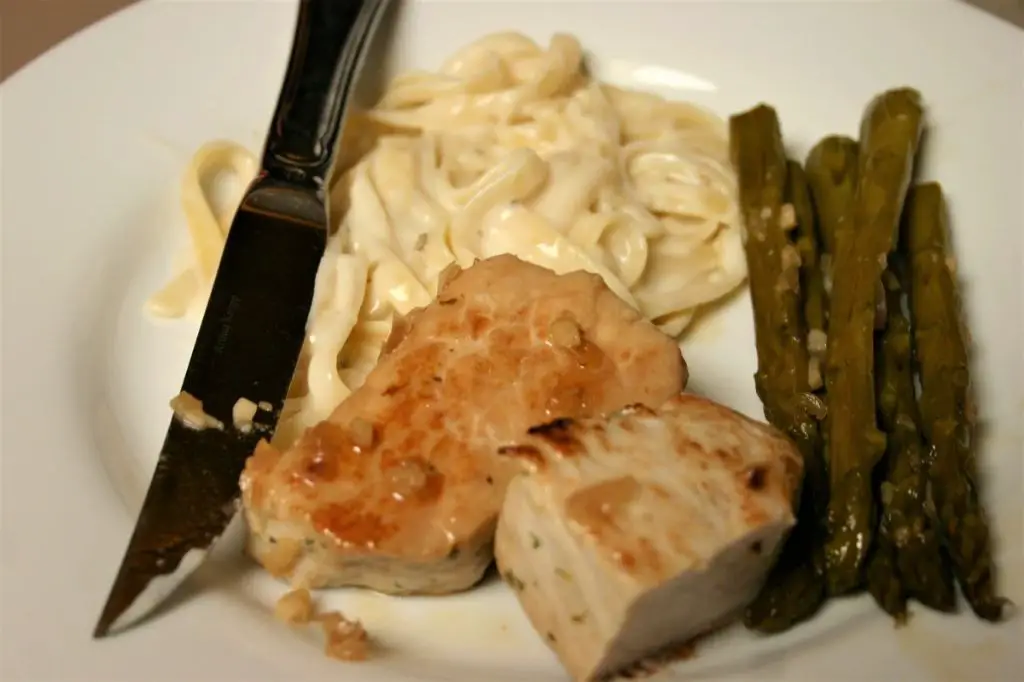 Lemon Garlic Pork Medallions with Asparagus