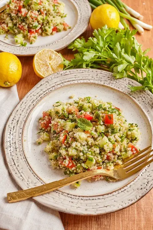 Lemon Garlic Quinoa Tabouli