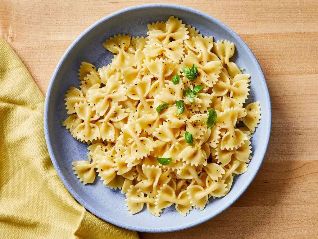 Lemon Herb Buttered Noodles