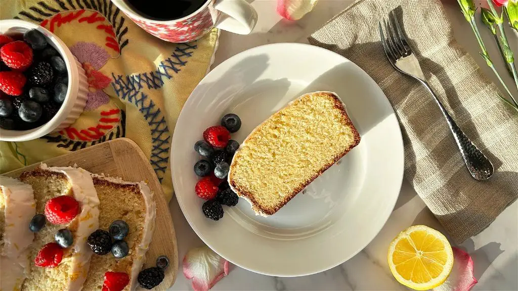 Lemon Mayonnaise Pound Cake
