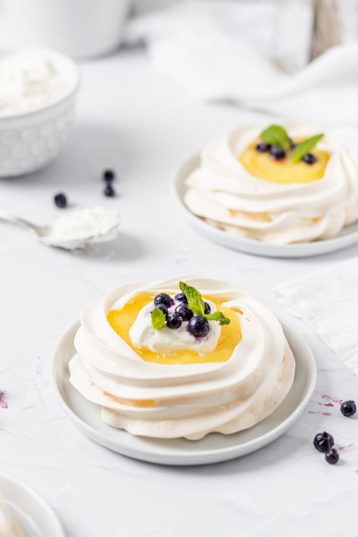 Lemon Meringue Pavlova