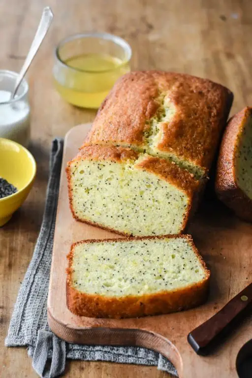 Lemon Poppy Seed Yogurt Cake