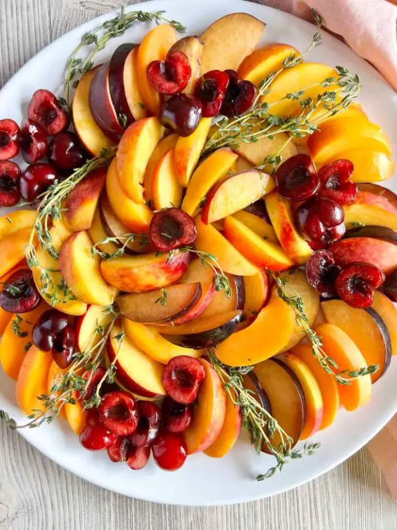 Lemon Thyme and Berry Salad