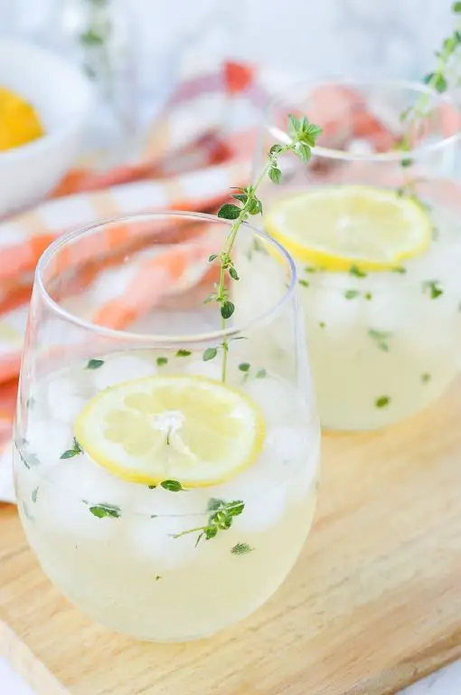 Lemon Thyme and Lemonade Spritzer